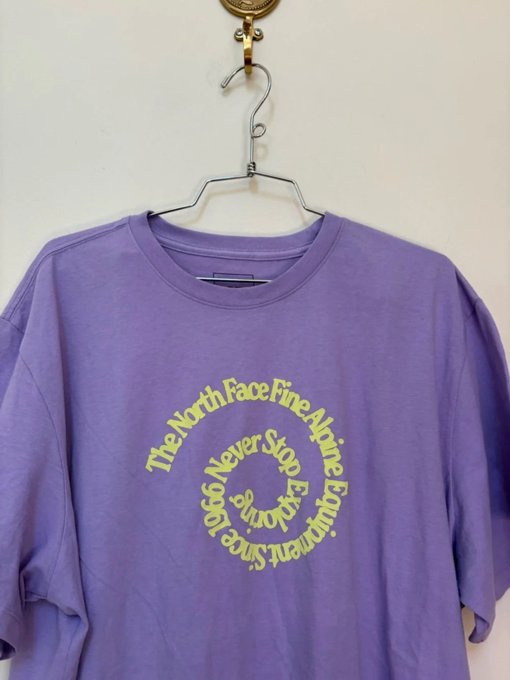 Brand New North Face Graphic T-shirt Size XL - Picture 2 of 8